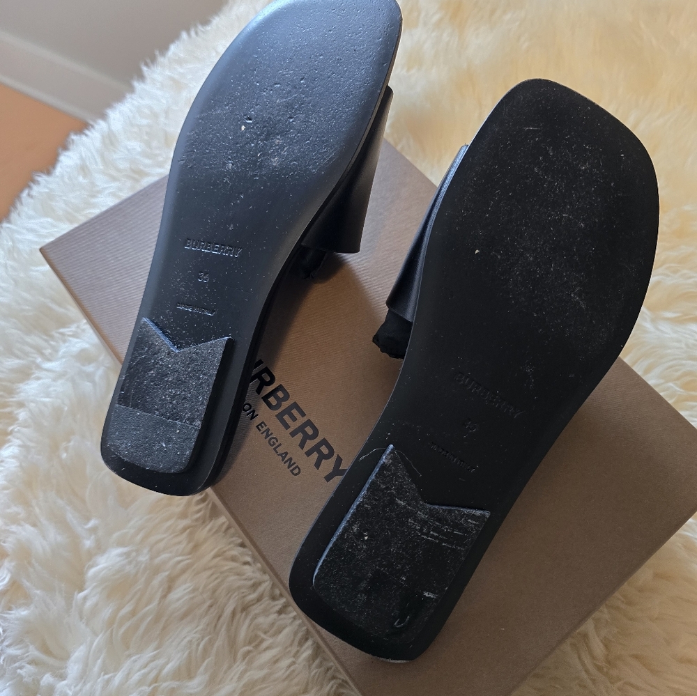 Burberry Slides - Picture 7 of 9